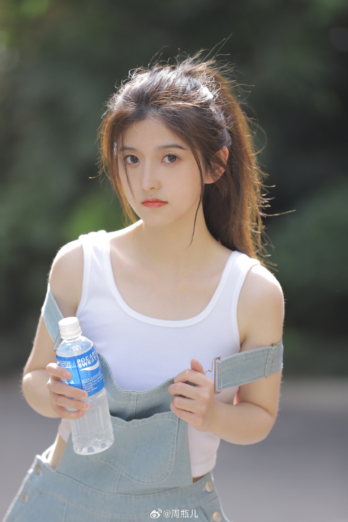 与凤行 封面